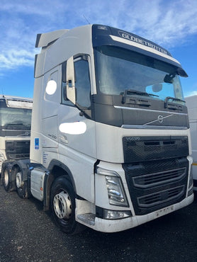 Volvo FH500 6x2 Globetrotter Sleeper Cab - YC19 LXV