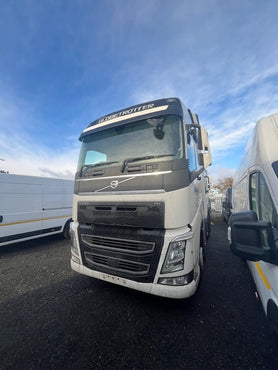 Volvo FH500 6x2 Globetrotter Sleeper Cab - YC19 LXV