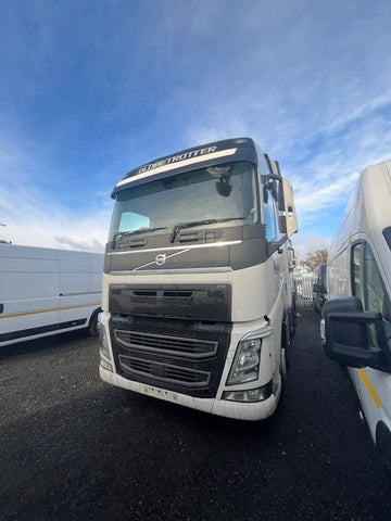 Volvo FH500 6x2 Globetrotter Sleeper Cab - YC19 LXV