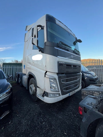 Volvo FH500 6x2 Globetrotter Sleeper Cab - YC19 LXP