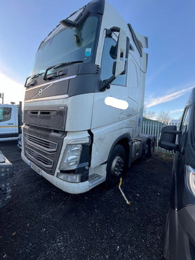 Volvo FH500 6x2 Globetrotter Sleeper Cab - YC19 LXP