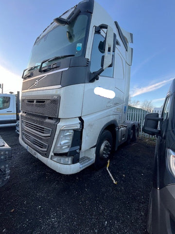 Volvo FH500 6x2 Globetrotter Sleeper Cab - YC19 LXP